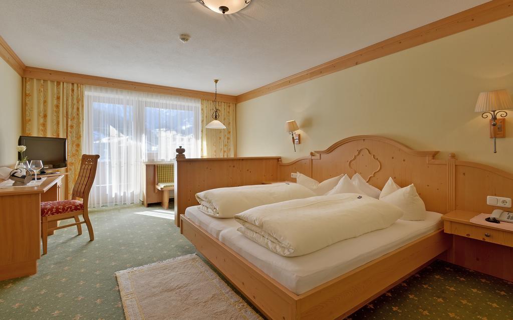 Hotel Ländenhof Superior Mayrhofen Exteriör bild